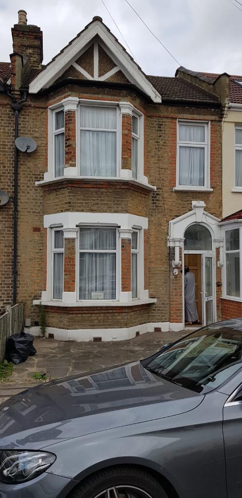 Hampton Road, Ilford, London, IG1 1PU