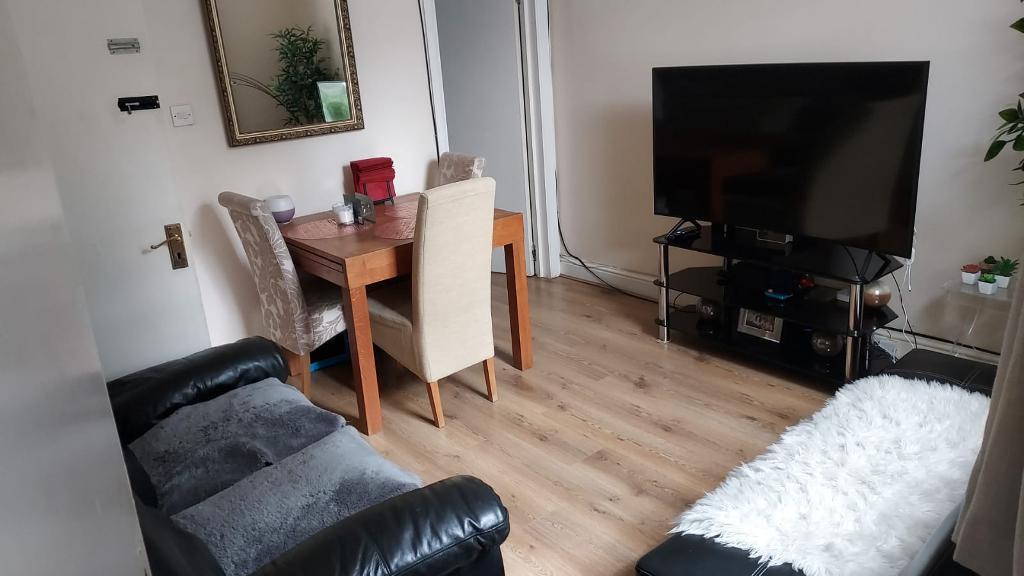 Barking Road, Plaistow, London, E13 8HJ